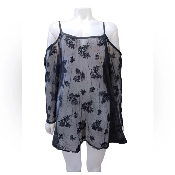 Torrid Black Sheer Lace Embroidered Cold Shoulder Blouse Size 2 - Picture 2 of 9